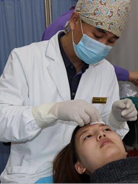 注射瘦臉去抬頭紋，找回屬于我的年齡，感謝金頌良醫(yī)生！