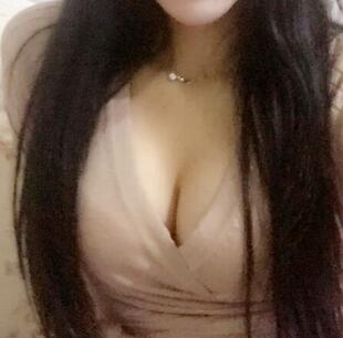 艾米麗自體脂肪隆胸恢復(fù)經(jīng)歷