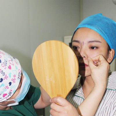 自體脂肪隆鼻手術(shù)恢復(fù)過(guò)程分享，還有前后對(duì)比果圖片哦~