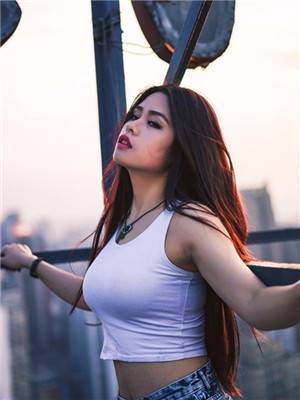 大家看看自體脂肪隆胸恢復(fù)果圖吧