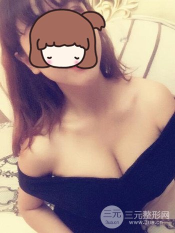 假體隆胸術(shù)后成功擺脫小學(xué)生身材，立現(xiàn)性感身材