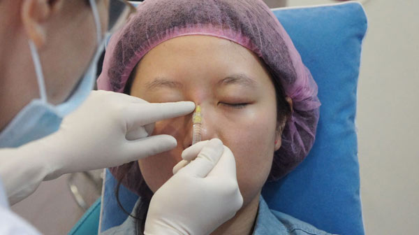 注射玻尿酸隆鼻前后應(yīng)注意什么