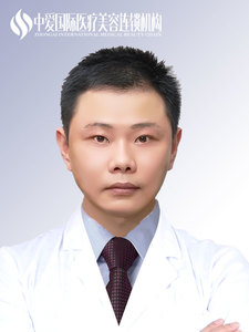 武漢中愛(ài)整形醫(yī)院付榮峰隆胸怎么樣