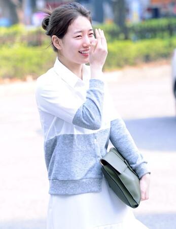 李敏鎬女朋友秀智素顏美貌依舊