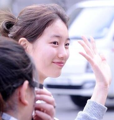 李敏鎬女朋友秀智素顏美貌依舊