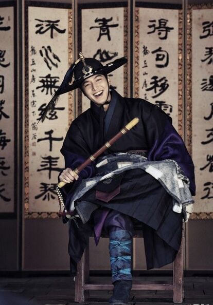 全智賢李敏鎬歡片場(chǎng)花絮照公開(kāi) CP感十足