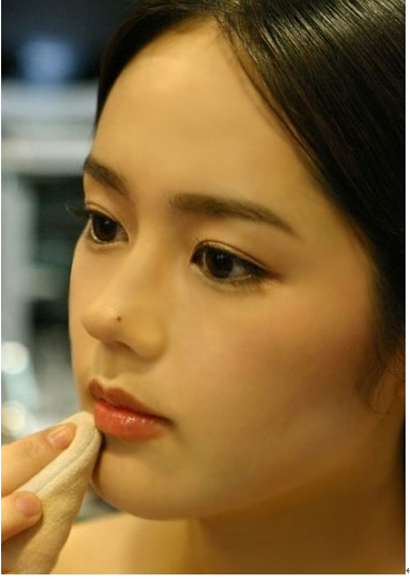 韓佳人到底有沒有整容 韓佳人整容對(duì)比