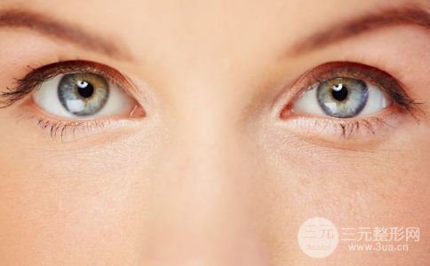 割雙眼皮對比圖，光看這些圖片就能感受到手術(shù)的優(yōu)勢