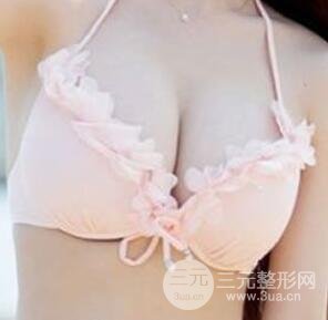 終于縮小了自己比較大的胸部