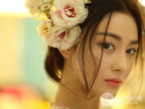 張馨予整容前和整容后的照片對比，她真的動手腳了嗎？