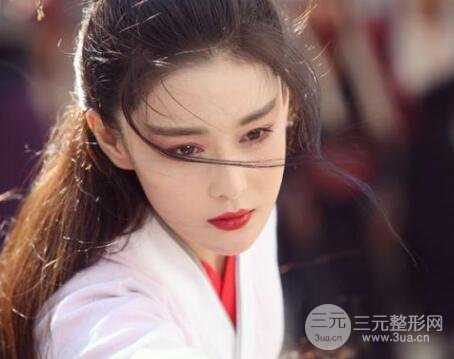 張馨予承認(rèn)自己整容