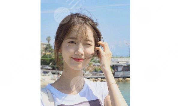 清純神顏的林允兒也有地包天？！顏值揭秘~