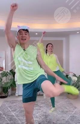 劉畊宏瘦肚子四個動作