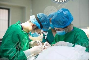 醫(yī)生植發(fā)