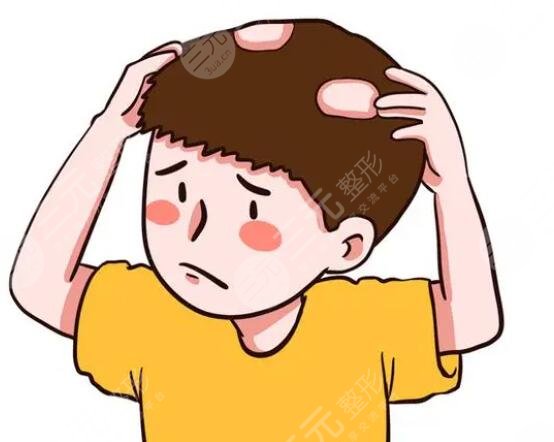 　　斑禿能治好嗎?斑禿這個(gè)情況是能夠很好的解決的，如果和愛美者情況不是特別嚴(yán)重的話，可以采用一些藥物來進(jìn)行改良，如果情況比較嚴(yán)重，則可以進(jìn)行手術(shù)，選擇一家正規(guī)的機(jī)構(gòu)面診，確定手術(shù)方案之后進(jìn)行手術(shù)，能夠很好的解決斑禿這一方面的問題，特別是采用激光祛斑這個(gè)手術(shù)方法，一般來說是是能夠很好的給愛美者帶來改良的。  　　一、斑禿能治好嗎?  　　斑禿這個(gè)情況是可以治好的，主要的話，出現(xiàn)這樣的情況是采用藥物緩解的，但是如果病情比較輕的愛美者可以進(jìn)行自行恢復(fù)，但是這樣子的話，病情容易反復(fù)，想要治根的話是比較難的。  　　出現(xiàn)斑禿的情況是斑塊脫落發(fā)生的病變，具體的原因的話，很可能和愛美者自身免疫或者是遺傳的情況出現(xiàn)，相關(guān)因素是比較多的，需要進(jìn)行緩解的話，愛美者要在正規(guī)的機(jī)構(gòu)面診，確定之后才能夠順利的進(jìn)行手術(shù)。  　　想要很好的緩解斑禿的話，可以采用局部涂抹米諾地爾藥物來進(jìn)行，因?yàn)檫@個(gè)藥物能夠很好的緩解毛發(fā)癥狀，同時(shí)愛美者也可以服用一些維生素B的藥物。對(duì)于一些病情比較輕的愛美者來說，可以根據(jù)醫(yī)生的見解多吃一些藥物來進(jìn)行緩解，在一段時(shí)間之后就可以很好的恢復(fù)了。  　　二、斑禿是怎么引起的?  　　1、氣血不足  　　氣血不足一般身體的抵抗力不是特別的好，所以說是比較容易有患上斑禿這一種疾病的，因?yàn)闅庋蛔阌绊戭^皮的健康，容易導(dǎo)致頭發(fā)大量脫落，然后形成斑禿。  　　2、肝腎虧虛  　　肝腎虧虛時(shí)，容易引起這樣的情況發(fā)生，因?yàn)闀?huì)導(dǎo)致氣血不足，頭發(fā)沒有辦法獲得分的營(yíng)養(yǎng)，從而導(dǎo)致斑禿的情況出現(xiàn)，如果不能得到解決的話，斑禿會(huì)越來越嚴(yán)重，需要愛美者進(jìn)行調(diào)理之后才能恢復(fù)。  　　3、自身免疫  　　如果愛美者的自身免疫利益相對(duì)來說比較低的話，會(huì)發(fā)生這樣的情況，因?yàn)樽陨砻庖吡Φ?，?huì)損害毛囊的健康，導(dǎo)致頭發(fā)生長(zhǎng)減慢，斑禿的幾率會(huì)大一些。  　　4、過敏因素  　　如果愛美者的頭皮發(fā)生了過敏反應(yīng)的話，會(huì)容易引起頭皮瘙癢等等，這些癥狀就是容易導(dǎo)致斑禿的現(xiàn)象。如果愛美者有過敏的情況出現(xiàn)的話，一定要及時(shí)去處理，才能夠預(yù)防斑禿的情況出現(xiàn)。  　　三、斑禿可以自愈嗎?  　　絕大多數(shù)斑禿是可以自愈的，因?yàn)榘叨d的話是一種自限性的皮膚病，的話相對(duì)來說是比較簡(jiǎn)單的，但是的話是要根據(jù)每一位愛美者的不同情況來進(jìn)行決定的，如果是由于疾病引起的斑禿是無法自愈的，需要進(jìn)行手術(shù)來解決這個(gè)情況。  　　斑禿是一種突發(fā)性的癥狀，這種癥狀的表現(xiàn)就是頭發(fā)有部分脫落的情況，情況大小不一，數(shù)目不等。