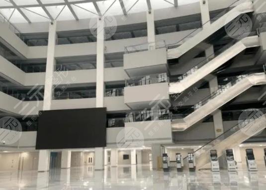 醫(yī)院內(nèi)部