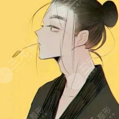 男孩長(zhǎng)發(fā)發(fā)型