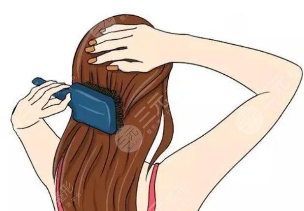 使用吹風機吹頭