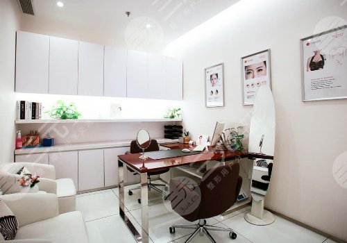 連凱峰隆鼻怎么樣