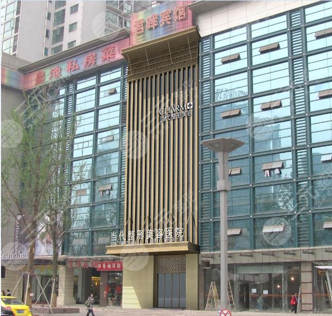 重慶牙祖蒙是專(zhuān)門(mén)做胸嗎