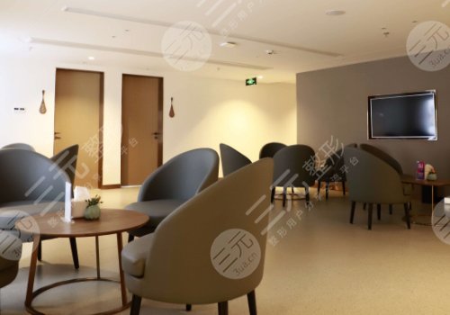 高定新醫(yī)生照片