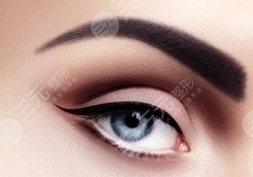 冷向峰開(kāi)眼角